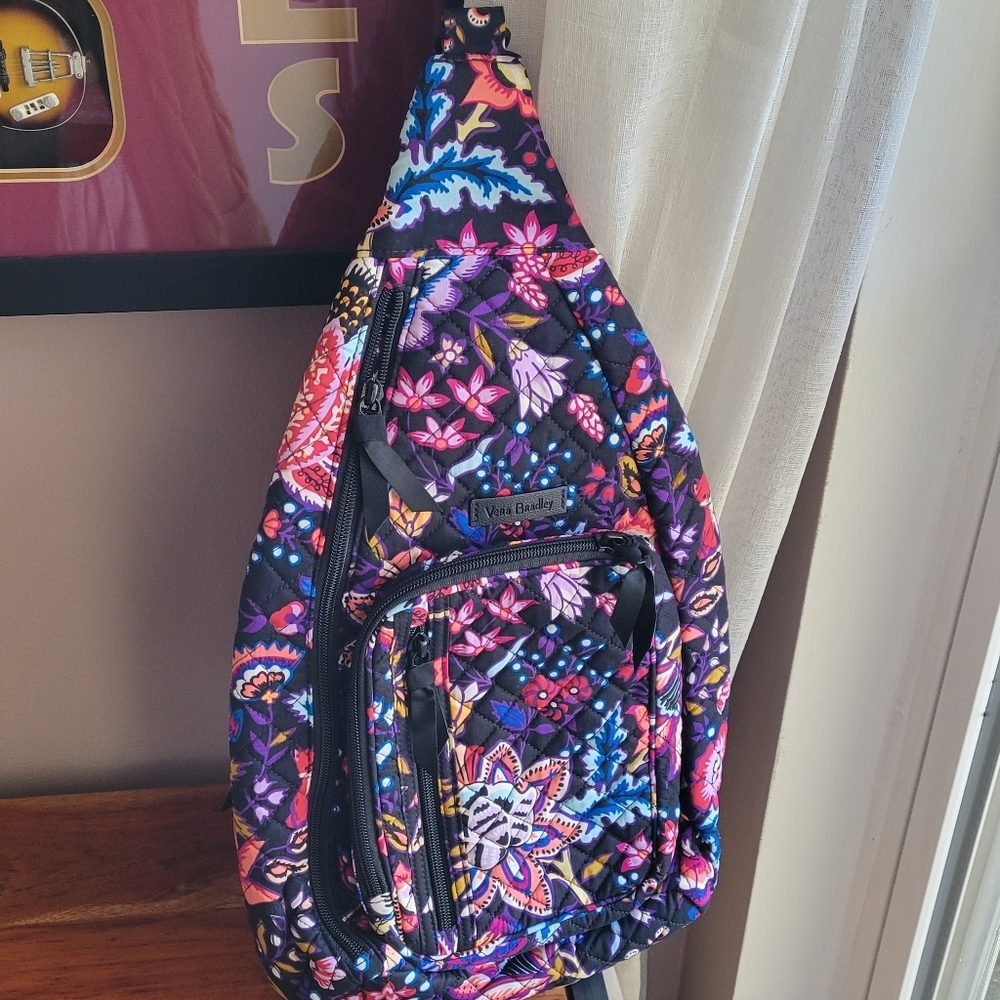 Vera Bradley Sling Backpack Foxwood Pattern RETIRED NWOT Crossbody Quilt 20" App - Picture 2 of 13
